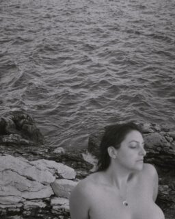 Piqûres de méduses, Marseille, les calanques, une petite mante et Emma en argentique 🌞